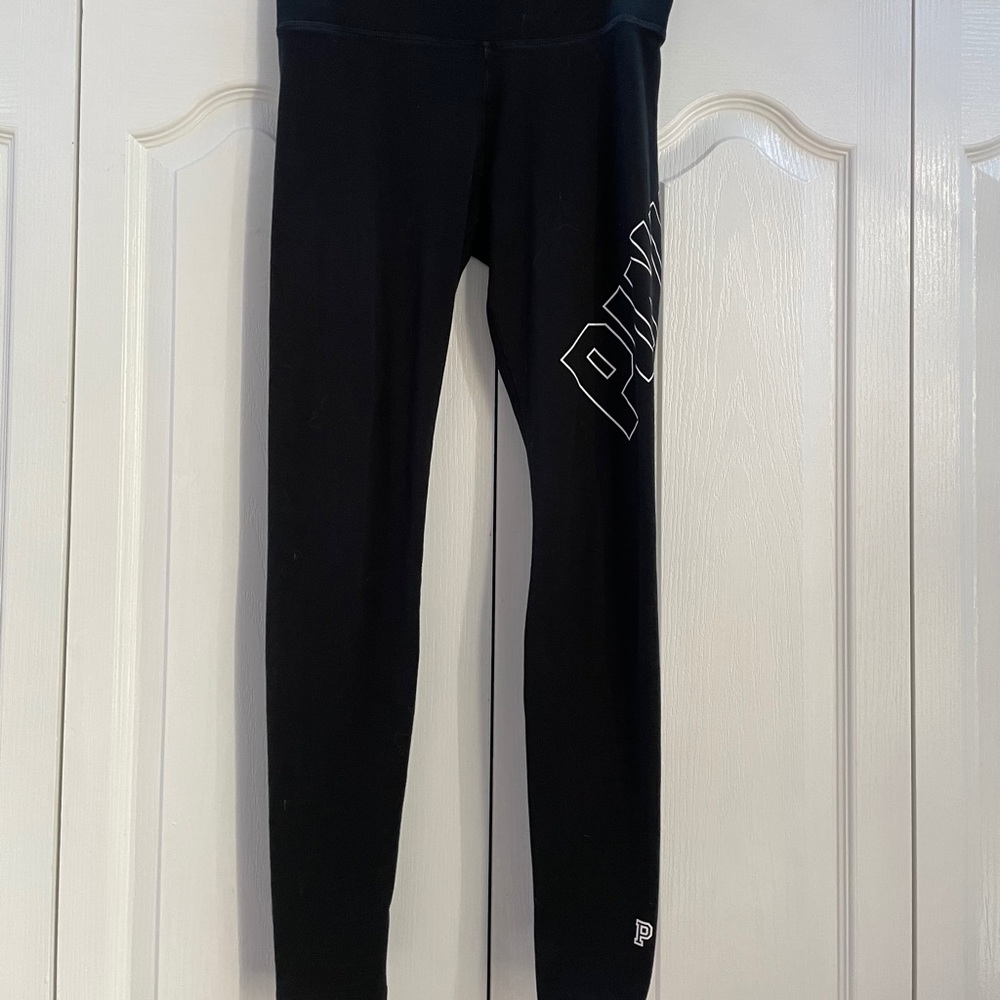 black victoria secret yoga leggings